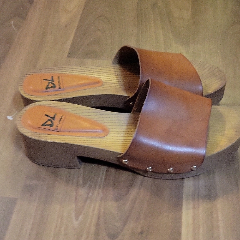 Dirty Laundry Tan Leather Sandals - Picture 4 of 6